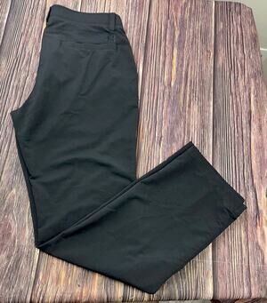Under Armour All Season Gear Loose Fit Chino Pants Mens 36x34 (Actual 35x33)